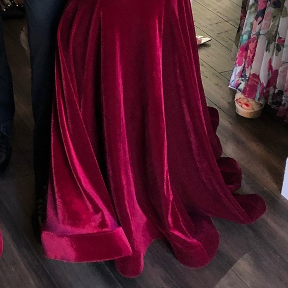 Burgundy Velvet Gown - Picture 6 of 6